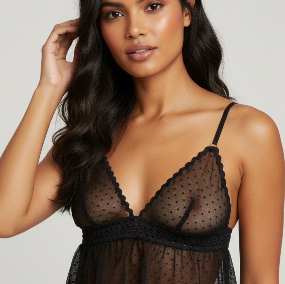 Undiz Front Closure Lace Bralett Camisole